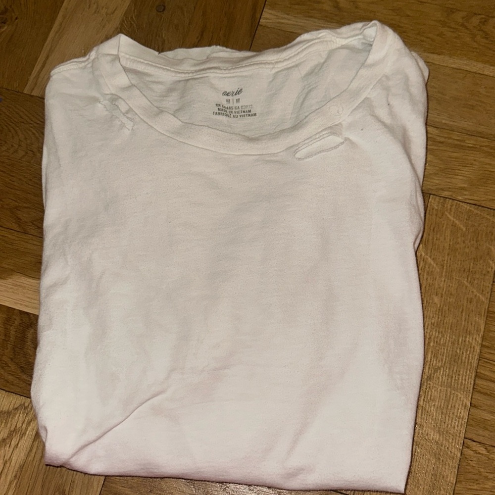 Aerie Distressed white T-shirt 100% Cotton